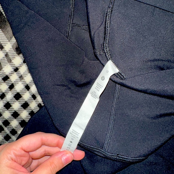 Lululemon align, 25 inch - Picture 2 of 2